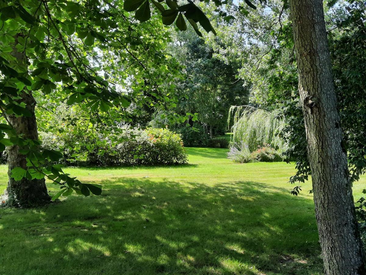 Bed and Breakfast Manoir Des Tuileries Du Buisson Verneuil d'Avre et d'Iton Exterior foto